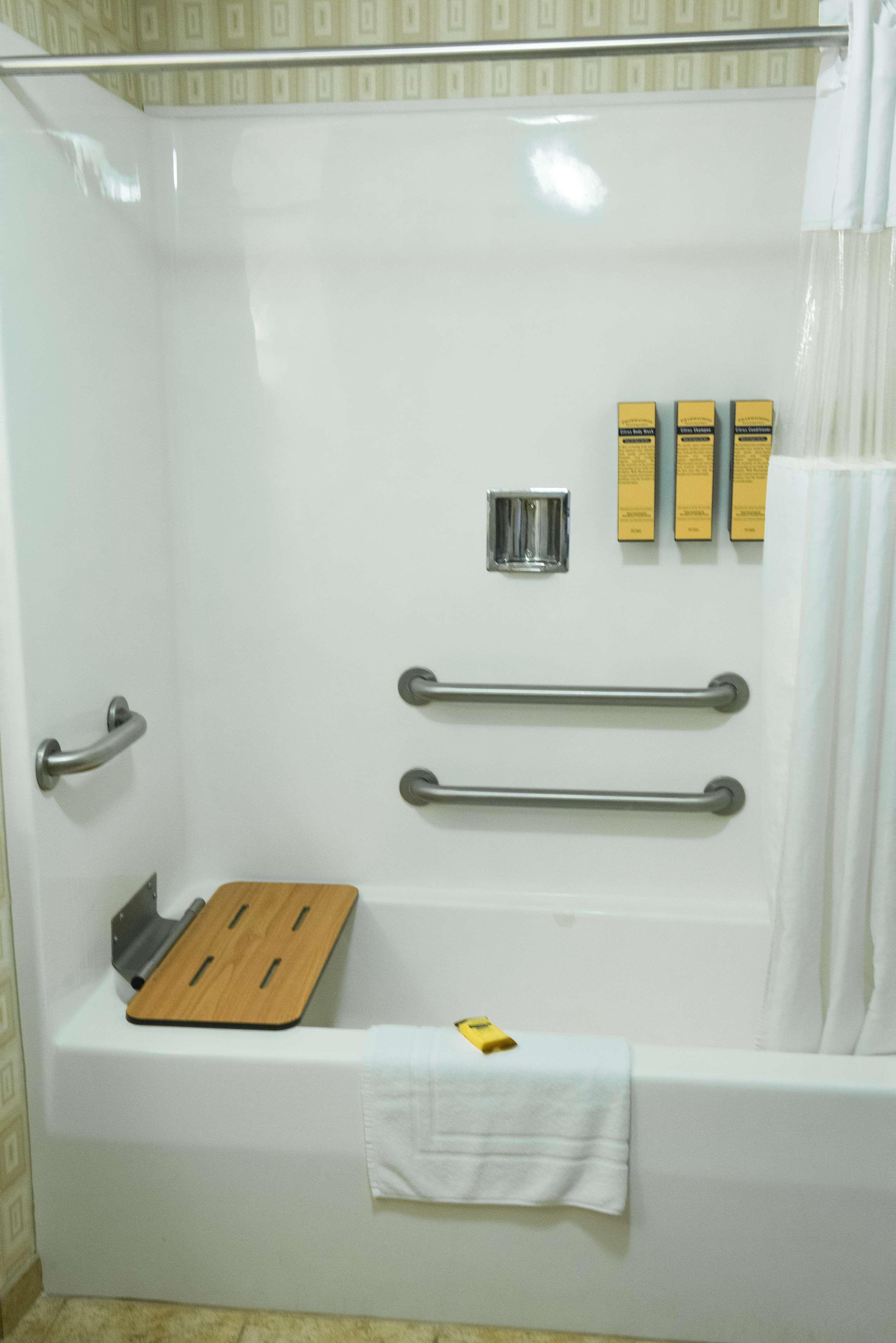 Best Western Plus Waynesboro Ngoại thất bức ảnh