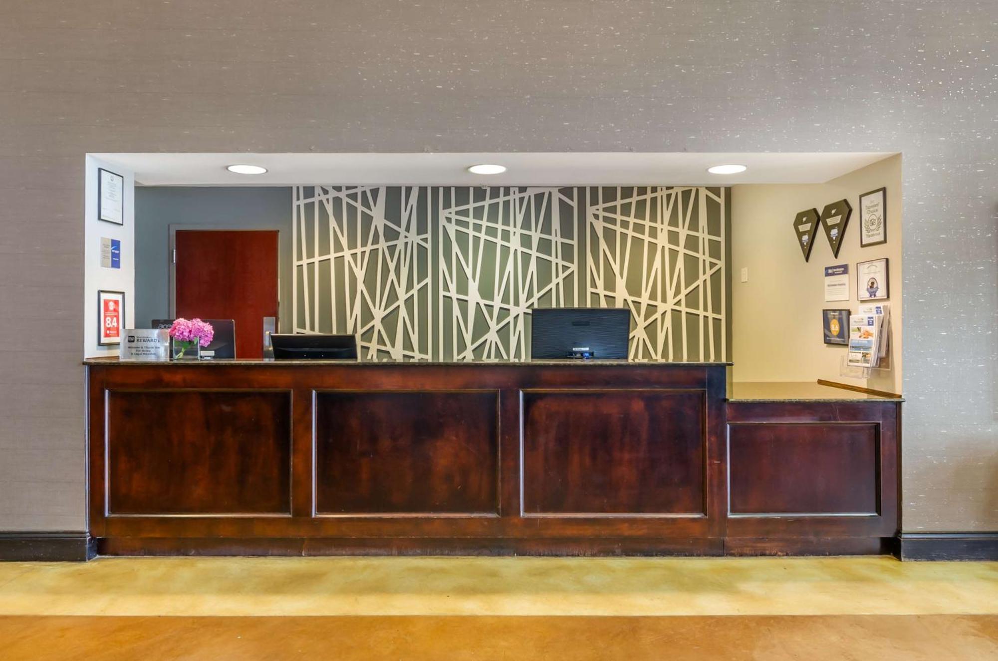 Best Western Plus Waynesboro Ngoại thất bức ảnh